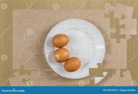 Trois Oeufs Durs Dans L Assiette Oeufs Dans Une Assiette Blanche En