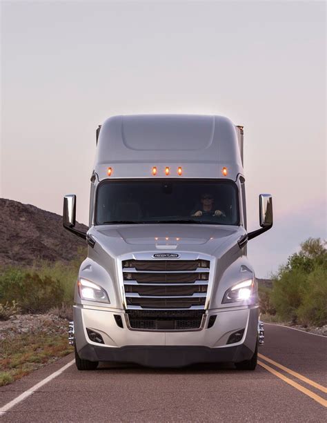 Nuevo Freightliner Cascadia 2018 Aerox Defensa Y Retrovisores