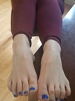 Mom Feet Porn Pics And Naked Women Photos