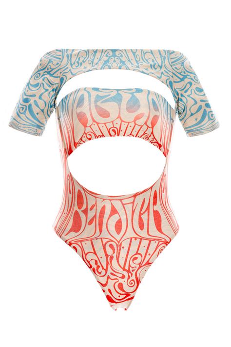 Hot Sexy Amara Mari Bikini Pics