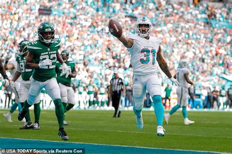 Dolphins Rb Raheem Mostert Sets The Franchise Record For Most Rushing