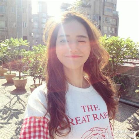 Hot girl lai xinh đẹp nổi tiếng khắp Đông Nam Á