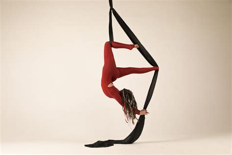 Воздушная гимнастика. Групповые тренировки.