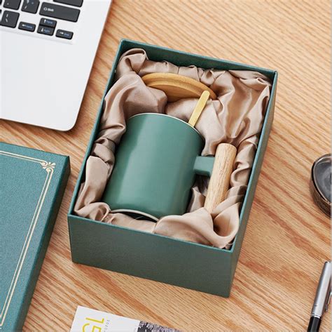 Ceramic Mug With Wooden Handle And Cover T Set Available