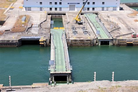 Premium Photo | Locks of the panama canal the passage of ships through ...