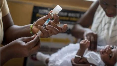 Un nouveau vaccin contre le paludisme efficace à 77 BBC News Afrique