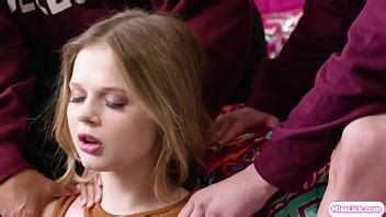 Couple De Lesbiennes Facesitting Et L Chage De Cul Belle Fille De Jeune Femme Xvideos