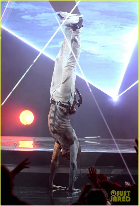 Chris Brown Shirtless For Bet Awards Performance Photo 2681910 Chris Brown Shirtless