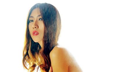 Models Xu Ying Lips Plastic Sheet Twilight The Half Naked Carcass