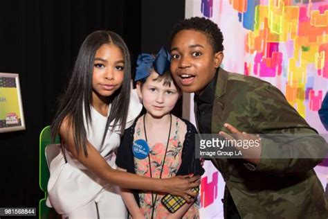 9 Sexy Navia Robinson Bikini Pics