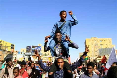 Thousands protest Sudan coup, call for justice - YEN.COM.GH