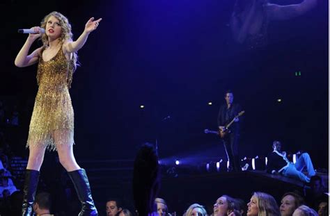 Taylor Swifts New ‘sparks Fly Video Features Fans And Concert Theatrics