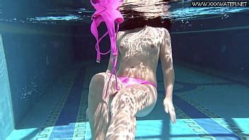 Jessica Lincoln Enjoys Being Naked In The Pool XVIDEOS
