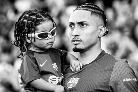 Raphinha E Esposa Falam Sobre Interesse Do Filho De 2 Anos Pelo Futebol