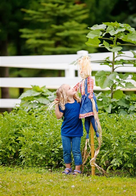 How to make a scarecrow: follow our simple guide for a fun garden ...