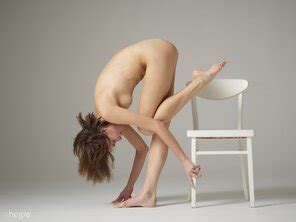 Amateur Girl Hannah Body Art