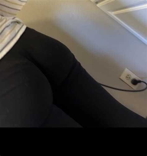 Hot Petite Ass On Coworker With Upshot Spandex Leggings Yoga Pants Forum