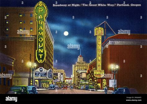 Portland Oregon Usa Broadway At Night The Great White Way Stock