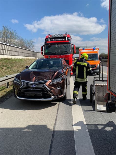 VU LKW Bus Leer Ohne Eingeklemmte Personen Freiwillige Feuerwehr Poing