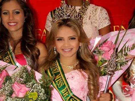 G Gay Adota Neta De Traficantes E Menina Torna Se Mini Miss Brasil Not Cias Em Esp Rito Santo