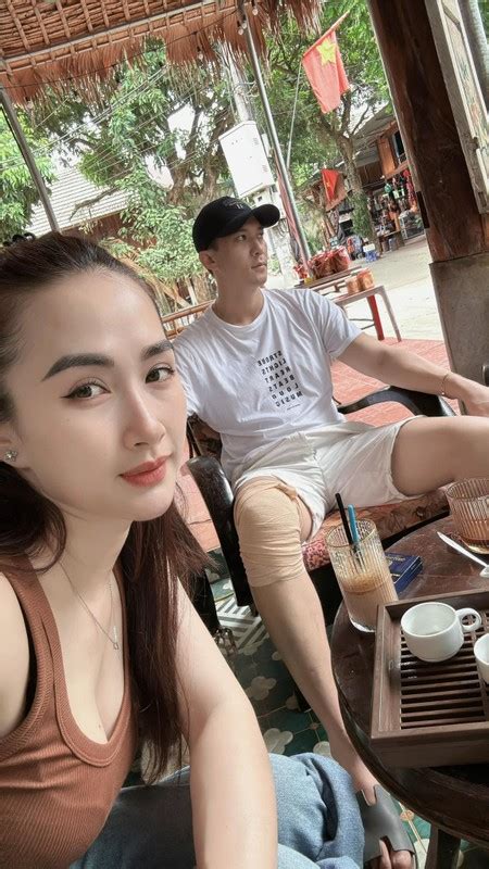 Hôn nhân của Hà Việt Dũng bên vợ hot girl dân tộc Thái