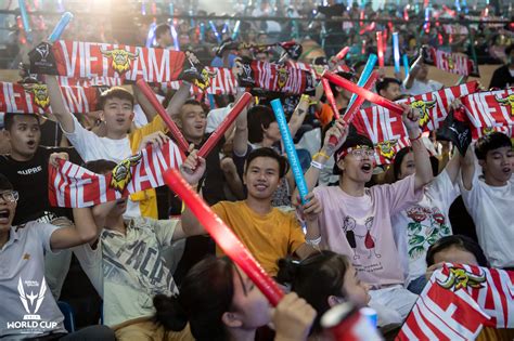 Lo T Fan N Xinh Nh Hot Girl T N Ng Kh N I Cung Ti N S N C V I Tuy N Vi T Nam Team