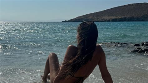 Vreli Kadrovi Ane Ivanovi Sa Pla E Skinula Se U Bikini I Pokazala Izvajano Telo U Godini