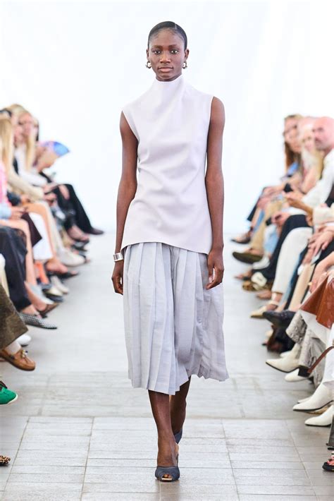 Shades of Neutrality Spring 2025 Fashion Trend | The Impression