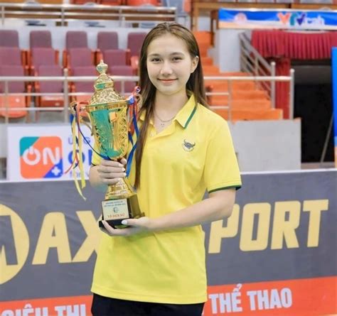 Hot girl bóng chuyền 18 tuổi cao 1 73m thần thái như hoa hậu Vietnam vn