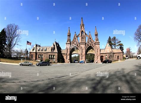 Entrance Greenwood Cemetery Brooklyn New Hi Res Stock Photography And