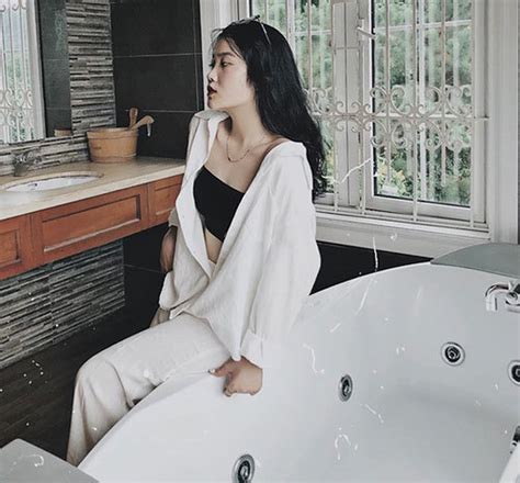 B N G I Hotgirl C A O N V N H U Di N Bikini Khoe Ng Cong N Ng B Ng B O D N Tr