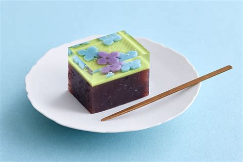 紫陽花を表現した美しい3種の和菓子 京菓子の老舗の鶴屋吉信が期間限定で販売 ｜デザインを深掘り MdN