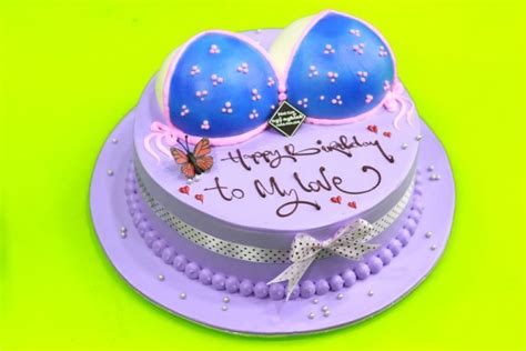 Bánh sinh nhật ngộ nghĩnh vẽ hình sexy cặp ngực cặp vú bikini người