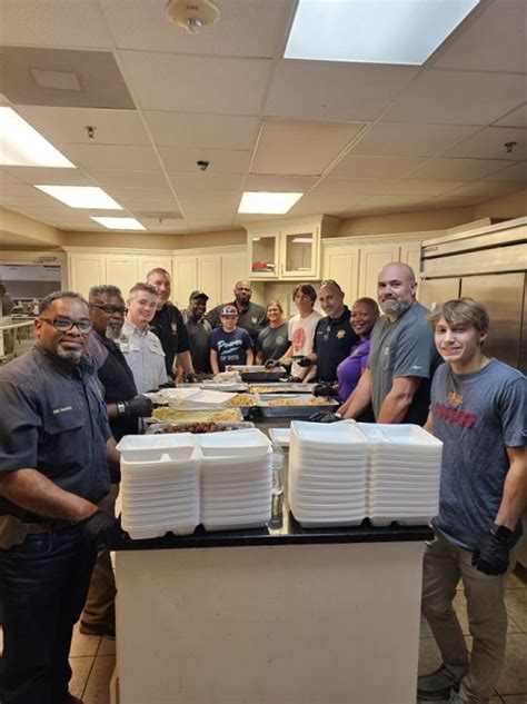 Franklin Parish Sheriffs Office Serves Lunch To Franklin Parish School