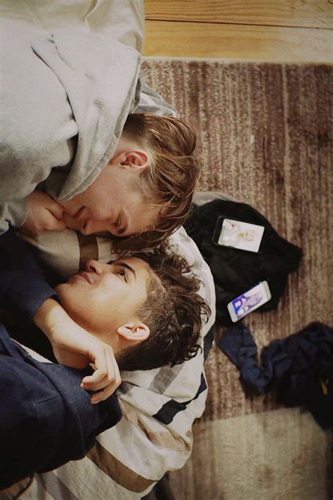 Pin By Fiorella Td On Skam And Remake Cute Gay Couples Gay Relationship Cute Gay