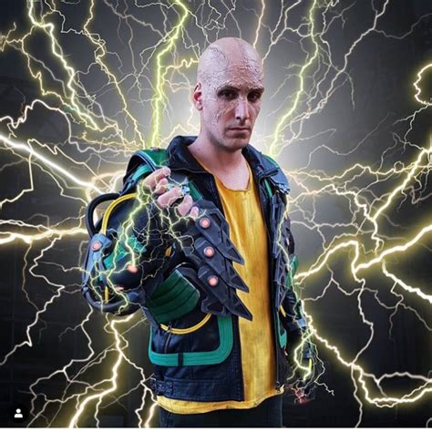 awesome electro cosplay  spider man marvel fan