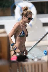 Doutzen Kroes Wearing A Bikini At A Pool In Miami 3 24 13 MQ Phun Org Forum