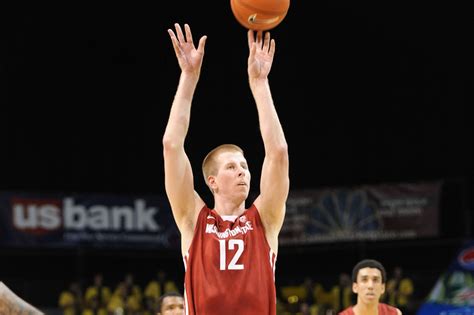 Hot Cougar Action: Basketball back on the court - CougCenter