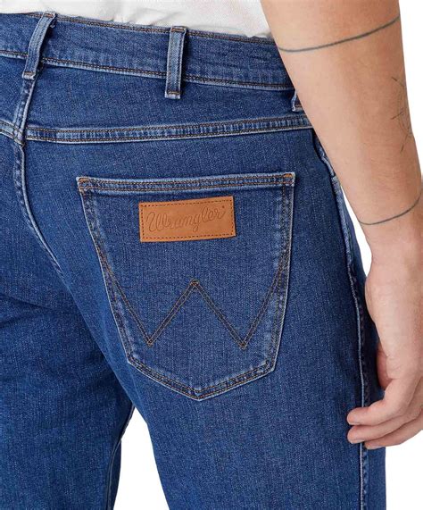 Wrangler Greensboro Jeans Straight Fit in Stonewash