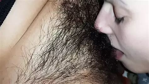 J ai commencé à me masturber et ma copine m a aidé à jouir lesbian illusion xHamster