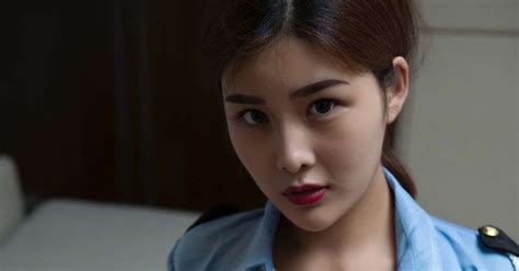 Gái xinh khoe vòng 1 bikini lọt khe nóng bỏng hấp dẫn khó cưỡng Soi Kèo M88