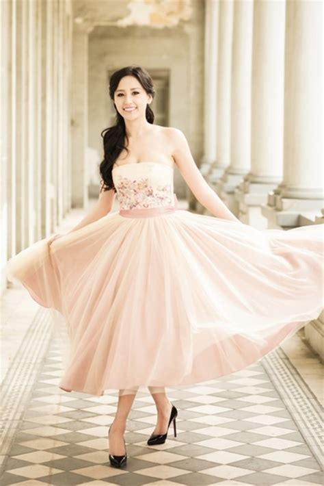 nhung hinh hot girl xinh lung linh voi nhung chiec dam trong nhu nhung nang cong chua 9 Thư