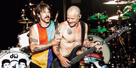 Red Hot Chili Peppers en las pirámides de Egipto Filo News