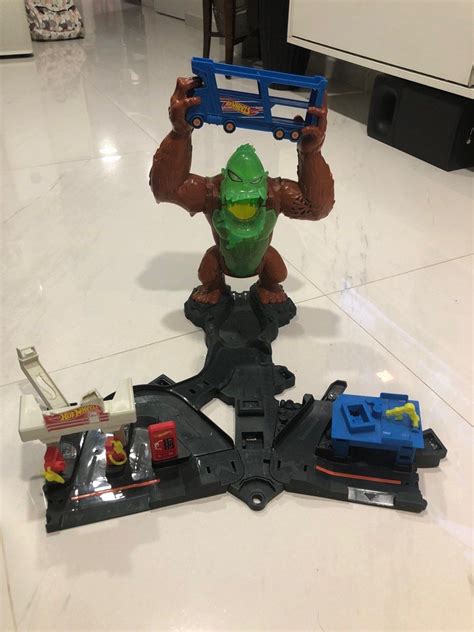 Hot Wheels Toxic Gorilla Slam Playset Hobbies Toys Toys Games On Carousell