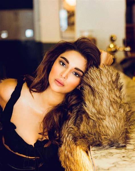 35 Hot Photos Of Saiee Manjrekar Wiki Bio Films Facts Photoshoots Instagram