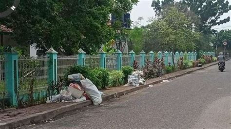 Warga Mengeluh Tiga Hari Sampah Di Kota Sekayu Ini Numpuk