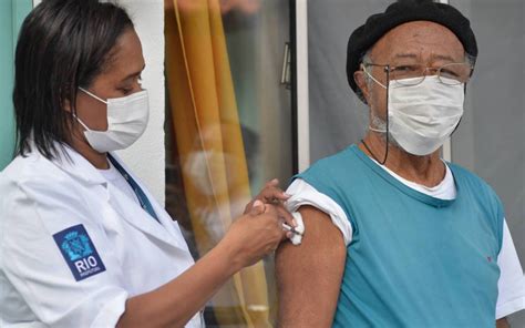 Rio Aplica Dose De Refor O Em Idosos De Anos Confira O Calend Rio