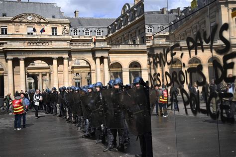 R Forme Des Retraites Les Manifestants Mobilis S Devant Le Conseil