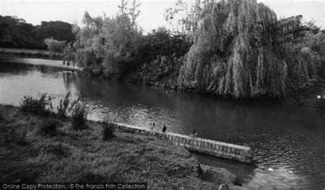 Photo Of Horsham The Pond C1960 Francis Frith