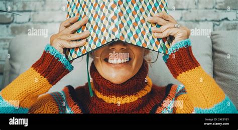 Retour L Cole Et Tudiant Jeune Femme Mature Concept Mode De Vie Image De Banni Re Des